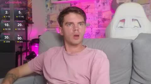 Snapshot of oxmikexo chatting on 11.02.25 Mike online show from 11.02.25