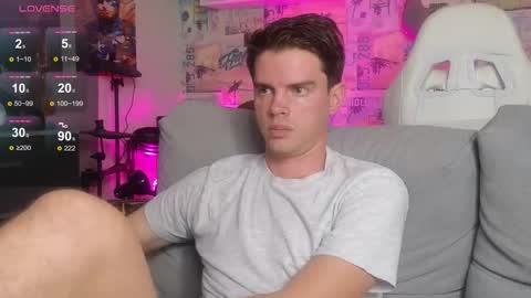 Snapshot of oxmikexo chatting on 11.05.25 Mike online show from 11.05.25