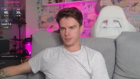 Snapshot of oxmikexo chatting on 11.15.25 Mike online show from 11.15.25