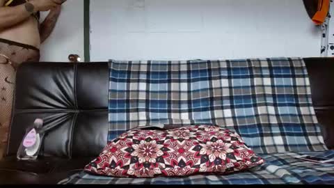 Snapshot of oxxy_jean chatting on 09.21.25 Jeannifer online show from 09.21.25