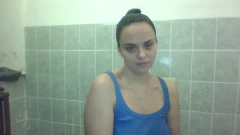 Snapshot of oxy_foxyx chatting on 12.16.24 oxy_foxyx online show from 12.16.24