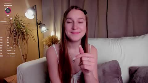 Snapshot of oziecarmona chatting on 11.09.25 Caroline or just Lina online show from 11.09.25