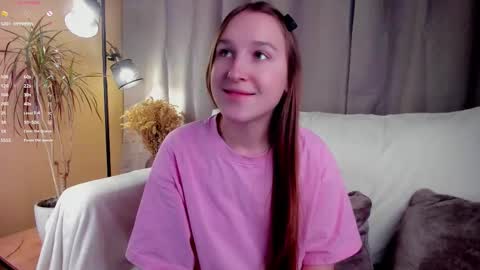 Snapshot of oziecarmona chatting on 11.11.25 Caroline or just Lina online show from 11.11.25