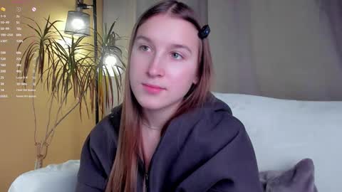 Snapshot of oziecarmona chatting on 11.22.25 Caroline or just Lina online show from 11.22.25