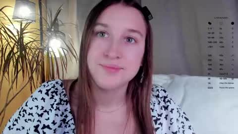 Snapshot of oziecarmona chatting on 11.23.25 Caroline or just Lina online show from 11.23.25