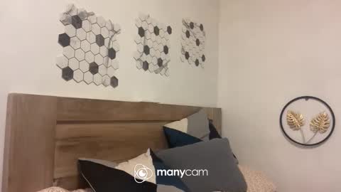 Snapshot of p1noytwink_ chatting on 10.07.25 Terrence online show from 10.07.25