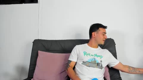 Snapshot of p_jhon chatting on 03.25.26 P online show from 03.25.26