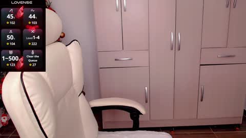 Snapshot of p_o_l_e_t_t chatting on 12.17.24 Jane online show from 12.17.24