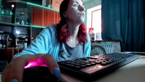 Ella online show from 02.05.25