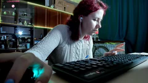 Ella online show from 02.06.25