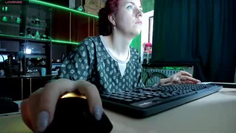 Ella online show from 03.04.25