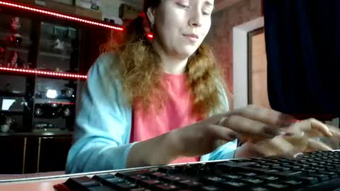 Ella online show from 04.17.26