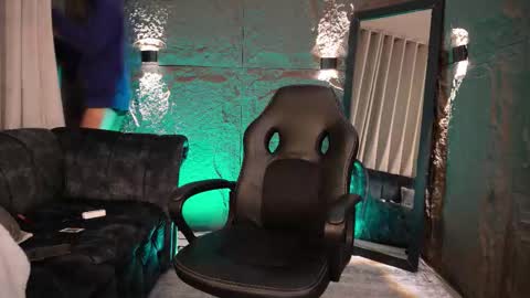 Snapshot of pablo_russoo chatting on 02.18.26 pablo online show from 02.18.26