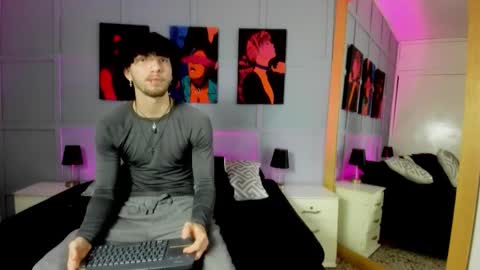 Snapshot of pacosanclemente chatting on 10.22.25 P A C O online show from 10.22.25