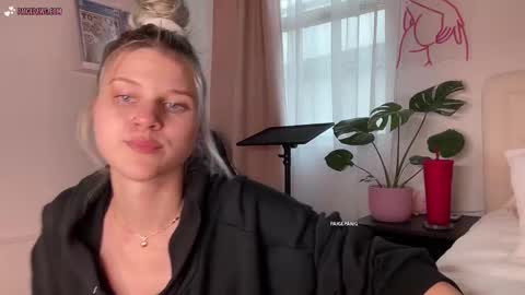 Snapshot of paigepawg chatting on 02.22.26 PaigePawg online show from 02.22.26