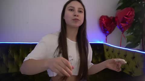 Snapshot of paigeprado chatting on 03.08.25 Paige online show from 03.08.25