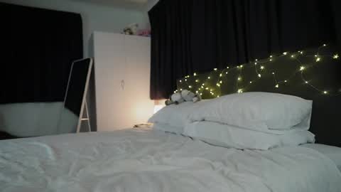 Holly  online show from 07.12.26