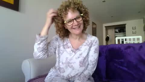 Snapshot of palaustudio chatting on 11.04.25 Merce online show from 11.04.25