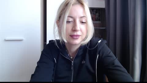 Snapshot of pam_fans chatting on 09.19.25 BABE online show from 09.19.25