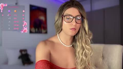 Snapshot of pame_leon chatting on 01.18.25 . online show from 01.18.25