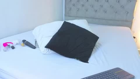 pamela23_ online show from 04.28.26