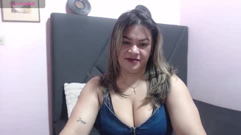 pamela_echeverria online show from 11.14.25