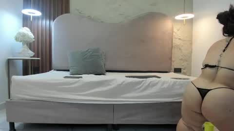 Snapshot of pamelabonnet_mml chatting on 12.14.25 pamelabonnet_mml online show from 12.14.25