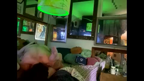 Snapshot of pamelacameltoe chatting on 09.29.25 pamelacameltoe online show from 09.29.25