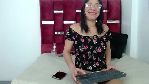 Snapshot of pamelacruzthx chatting on 10.11.25 pamelacruzthx online show from 10.11.25