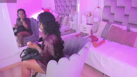 Snapshot of pamelamendez_ chatting on 01.20.25 Pamela online show from 01.20.25