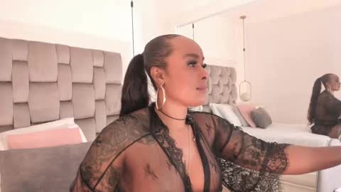 Snapshot of pamelamendez_ chatting on 10.05.25 Pamela online show from 10.05.25