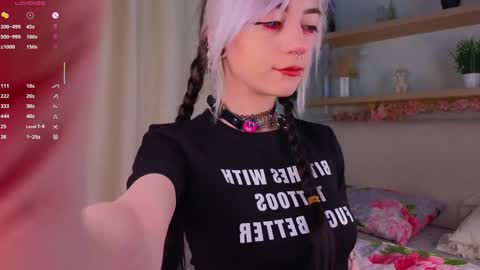 Snapshot of pamelaryant chatting on 11.20.25 Diana online show from 11.20.25