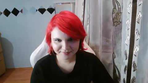 Snapshot of pamilatennyson chatting on 06.18.26 Flora online show from 06.18.26
