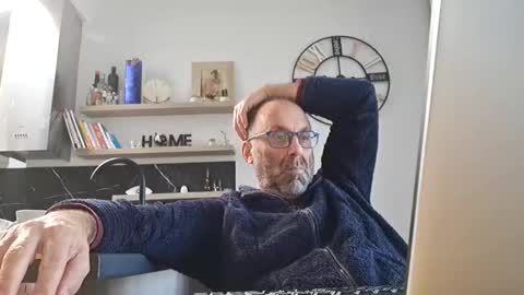 pansak1973 online show from 12.12.24