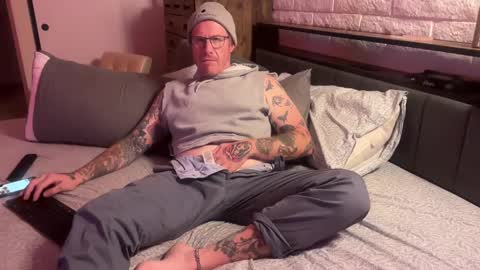 Red online show from 09.10.25