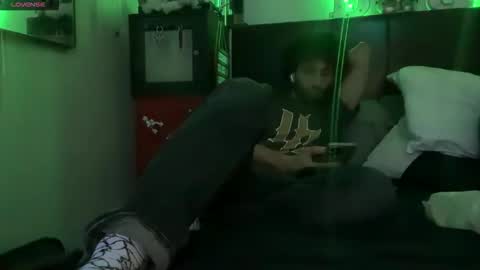 Snapshot of pantslesstraveler_plt chatting on 11.20.25 PantsLessTraveler online show from 11.20.25