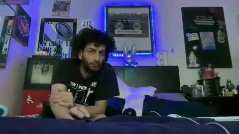 Snapshot of pantslesstraveler_plt chatting on 12.02.25 PantsLessTraveler online show from 12.02.25