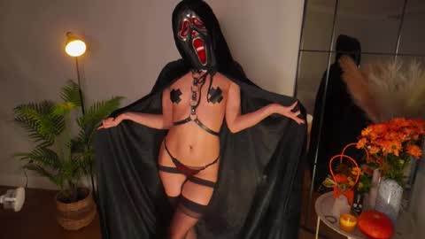 Snapshot of pantykrist chatting on 10.31.25 Kristina Kriss online show from 10.31.25