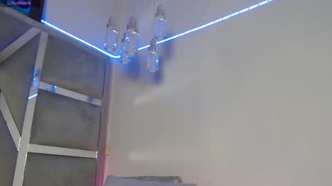 Paola Lyon online show from 03.04.25