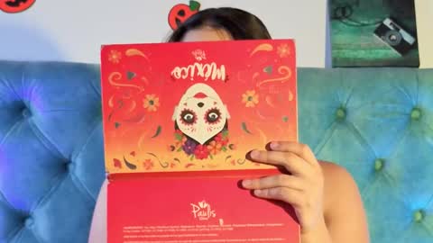 Paola Lyon online show from 12.02.25