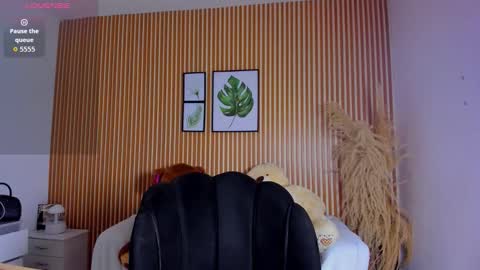 Snapshot of paolabigboobs_ chatting on 11.14.25 paola online show from 11.14.25