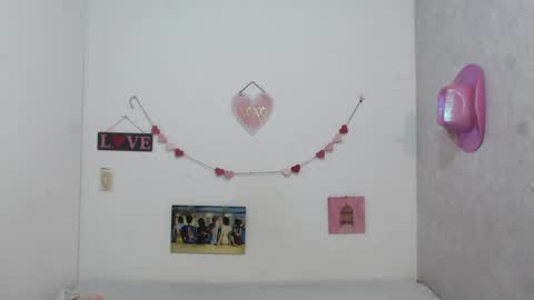 Paola online show from 02.05.25