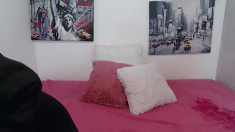 Paola online show from 12.01.25