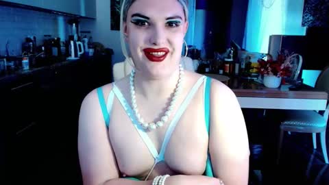 Snapshot of paoladoll chatting on 05.12.26 Sarina Williams online show from 05.12.26