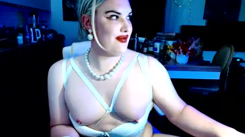 Snapshot of paoladoll chatting on 06.08.26 Sarina Williams online show from 06.08.26
