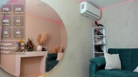 paolarey_ online show from 02.12.25