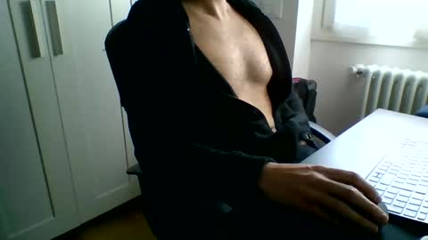 Snapshot of paolinobellino chatting on 03.23.26 paolinobellino online show from 03.23.26