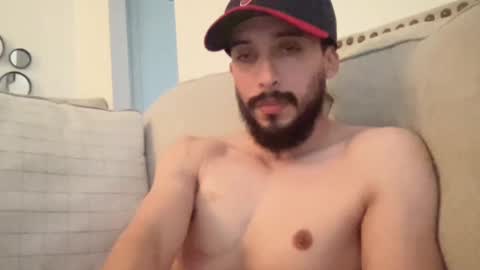 Snapshot of papicubano_guapo23cm chatting on 02.15.26 papicubano_guapo23cm online show from 02.15.26