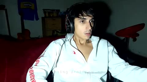 Snapshot of papito20cm chatting on 03.03.25 Lau online show from 03.03.25