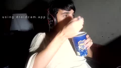 Snapshot of papito20cm chatting on 03.10.25 Lau online show from 03.10.25